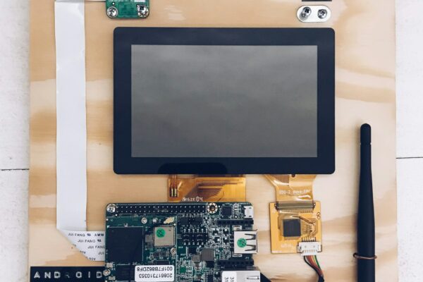LoRaWAN w zakładzie – jak wdrożyć i czego oczekiwać?